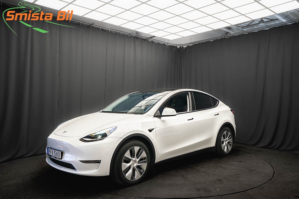 Tesla Model Y Long Range AWD DRAG PANO LÄDER KAMERA 1-ÄGARE MOMS