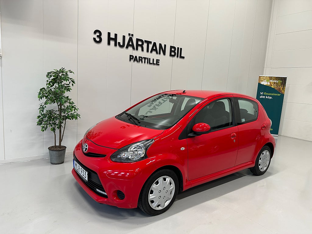 Toyota Aygo Lågmil I Bluetooth I Ny Serv/Bes I RÄNTA 1,95% 