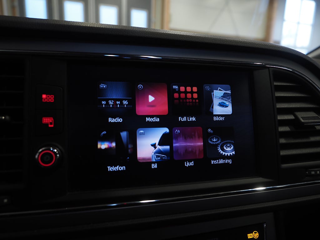 Seat Leon ST 1.2 TSI 110hk Style | P-Sensorer | Carplay | Keyless | 2017