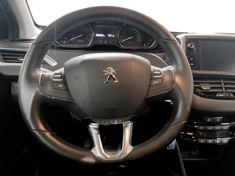 Bild på Peugeot 2008 Active 1.2 PT 82hk - P-SENSORER, DRAG