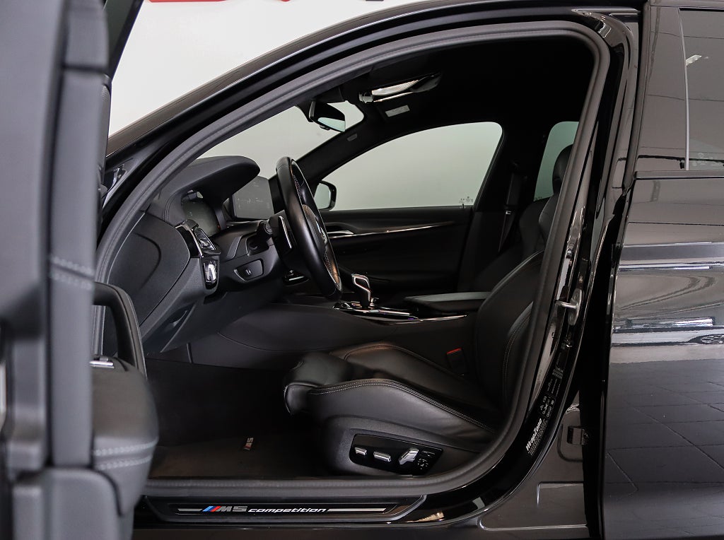 BMW M5 Competition Kolfiber Massage Milltek HuD 360 H/K