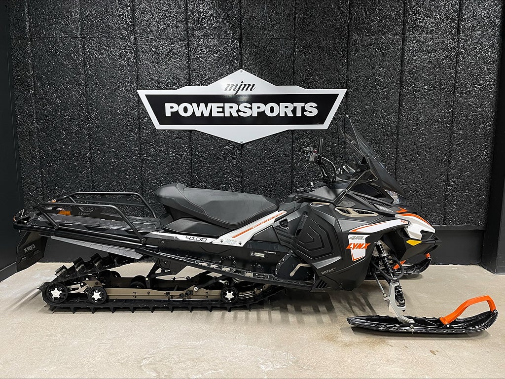 Lynx 49 Ranger Pro 900 Ace  