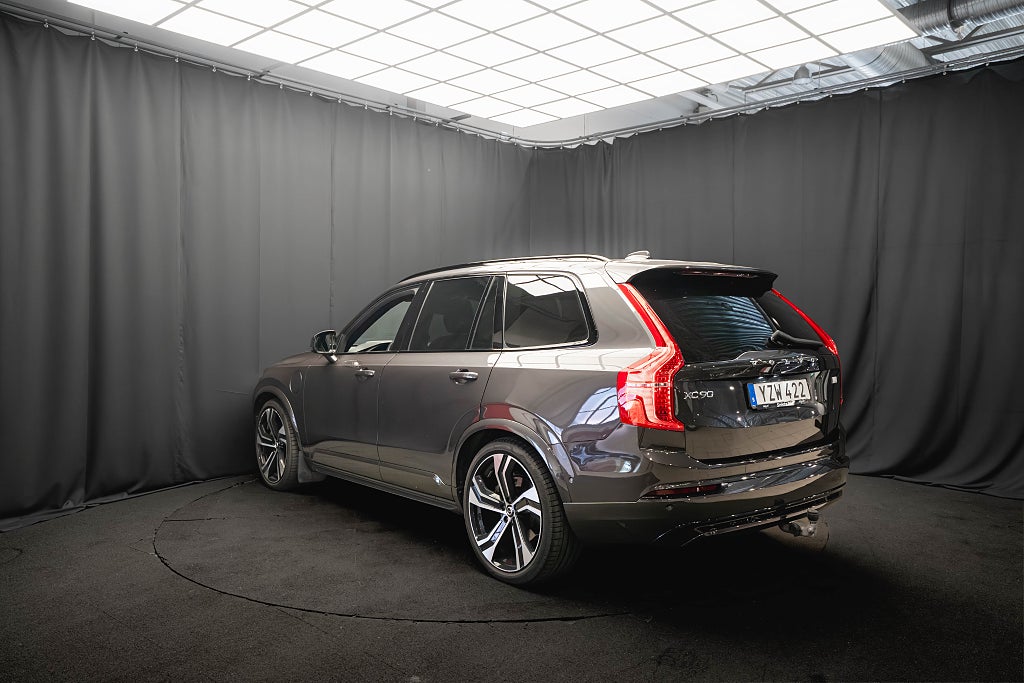 Volvo XC90 Recharge T8 AWD ULTIMATE DARK 7-sits B&W LUFT DRAG MOMS