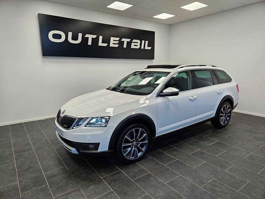 Skoda Octavia Scout 2.0TDI 4x4 Premium Panorama Värmare Drag