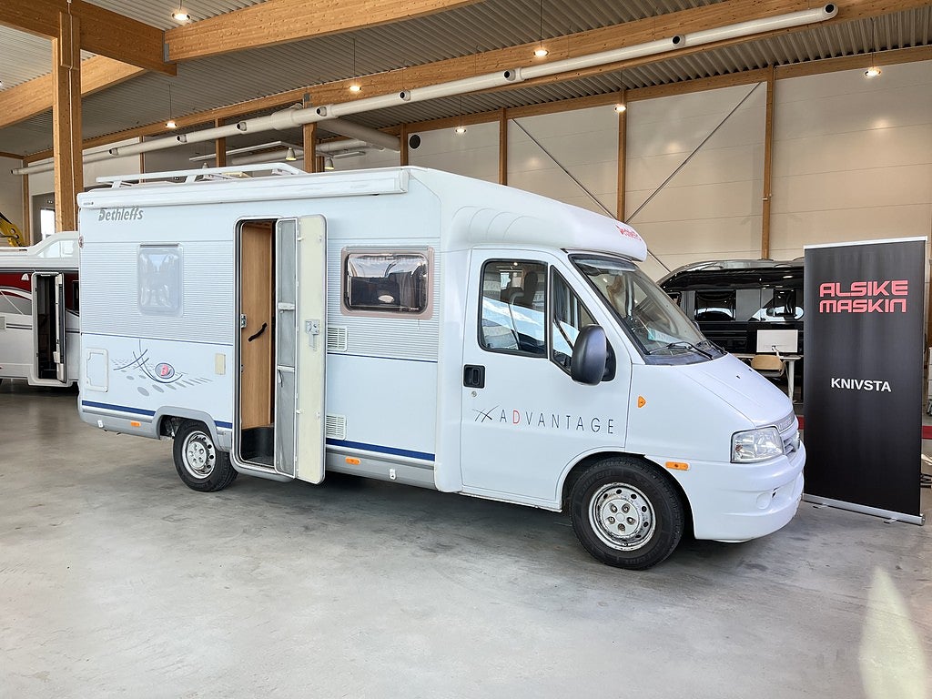 Dethleffs Globetrotter T-5841 / Solcell / Cykelställ / B-körkort / Max fan