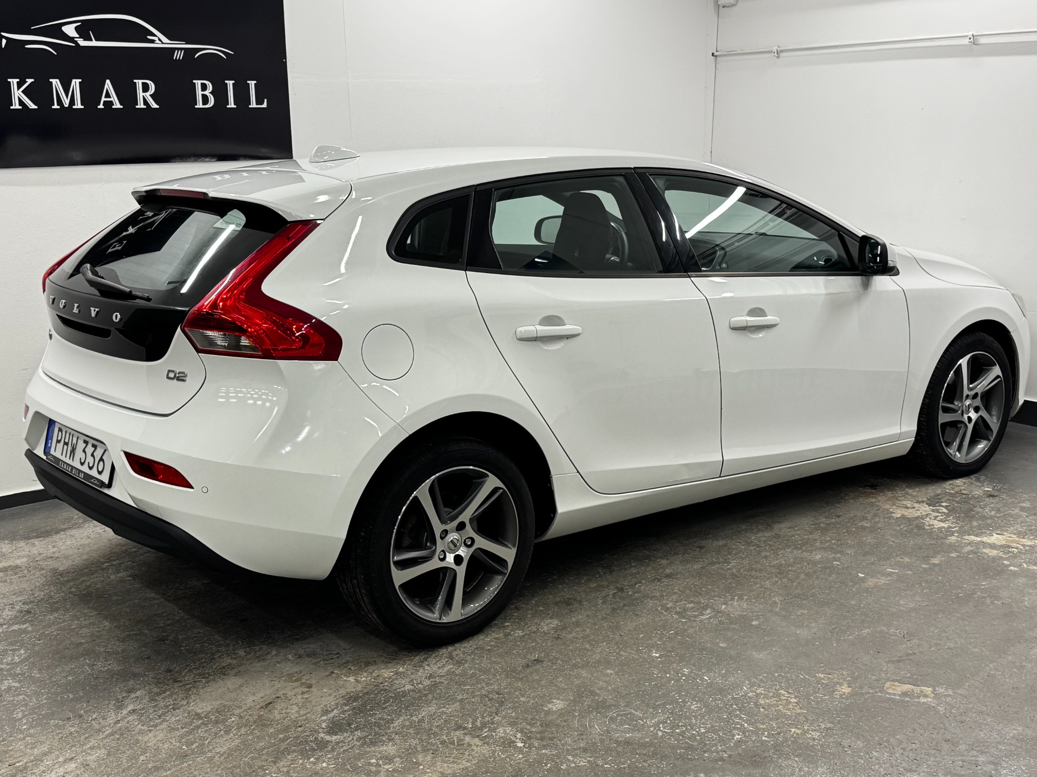 Volvo V40 D2 Geartronic Momentum 2017, bild 4/51