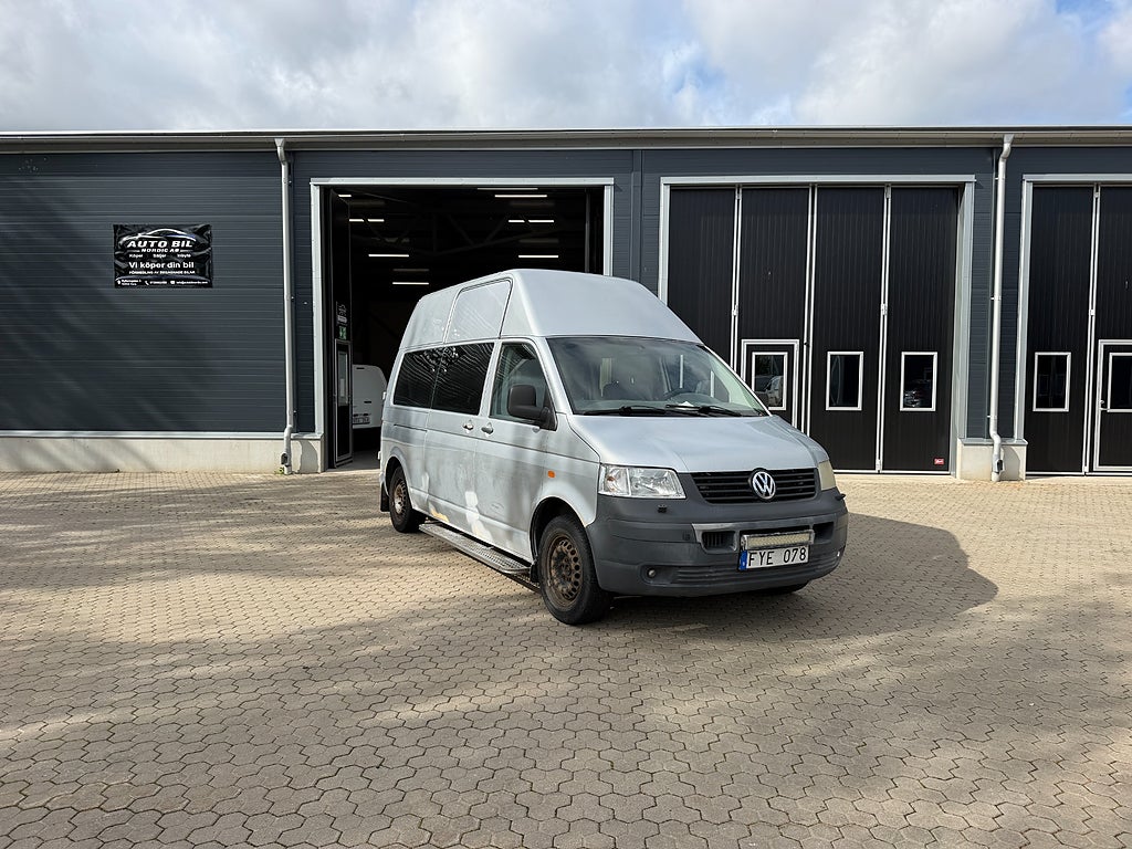 Volkswagen Caravelle 2.0 bensin Manuell Euro 4