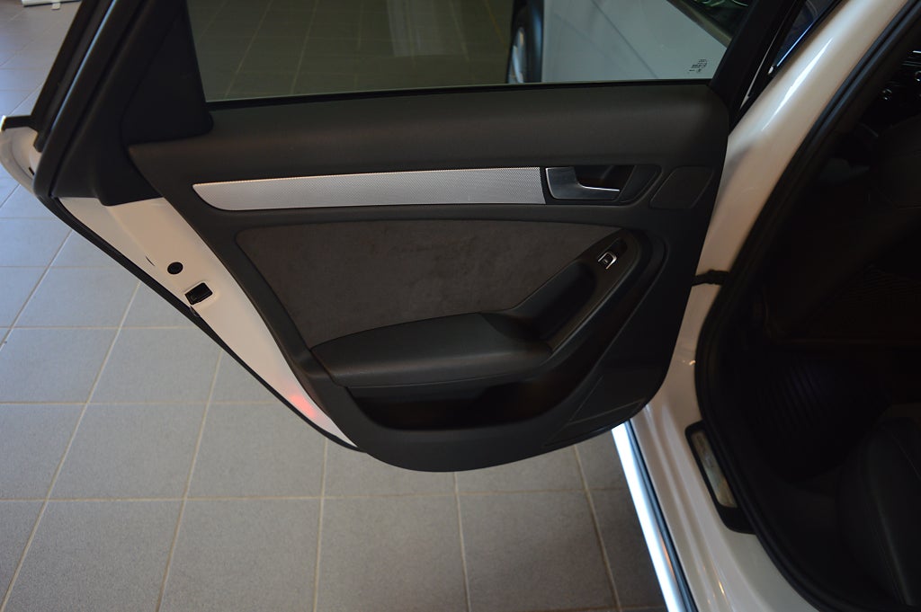 Audi A4 2013 - miniatyr 18
