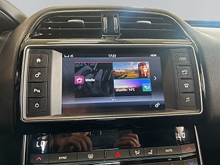 Jaguar XE 20d AWD R-Sport/S&V-hjul/Värmare/Drag/Psensorer