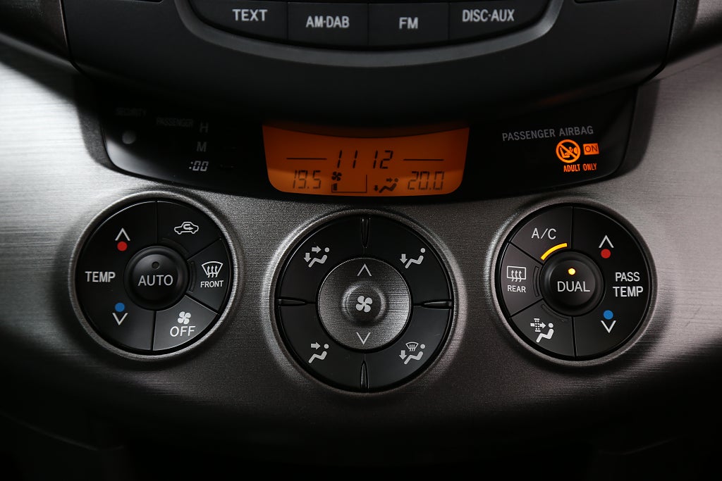 Toyota RAV4 2,0 VVT-i 158hk Business 4x4 Nybesikt Extraljus Drag 2012