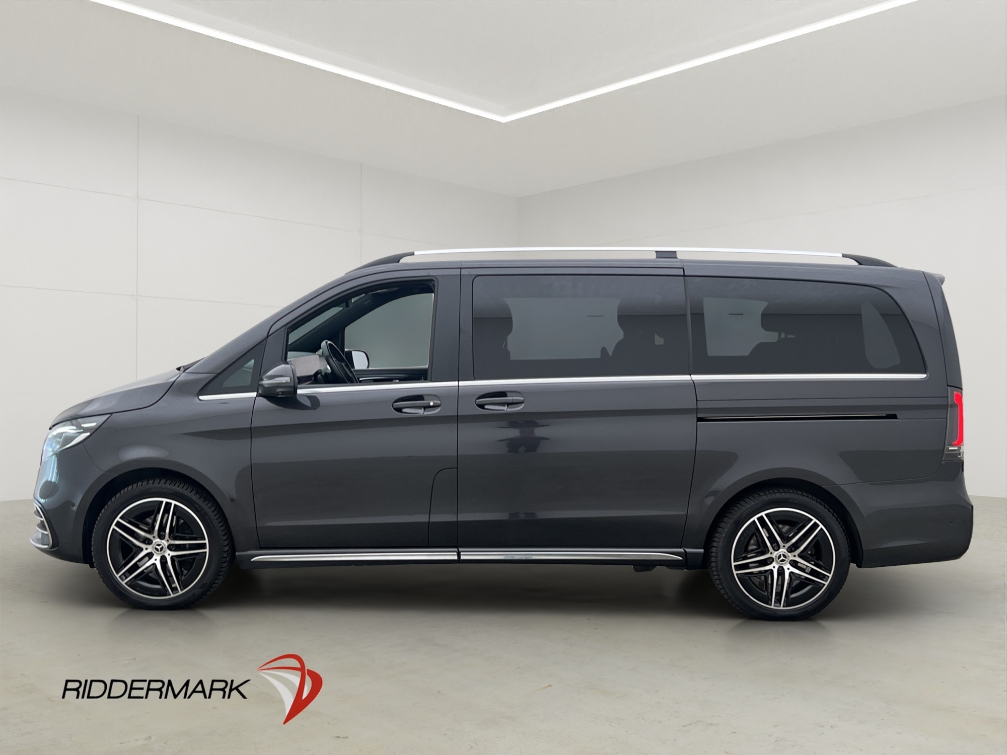Mercedes-Benz V 2025, photo 6/63