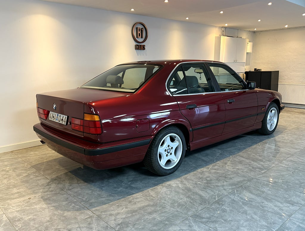 BMW 518 i Sedan 115HK 5-VÄXLAD BESIKTIGAD LÅGMIL