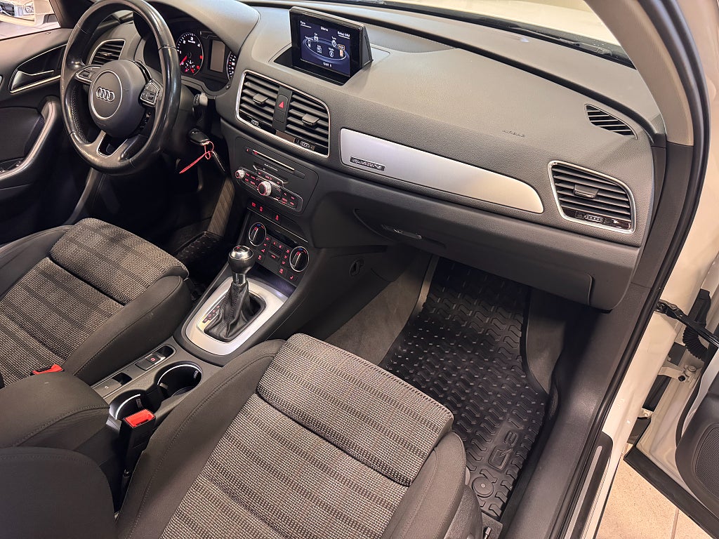 Audi Q3 2017 - miniatyr 31