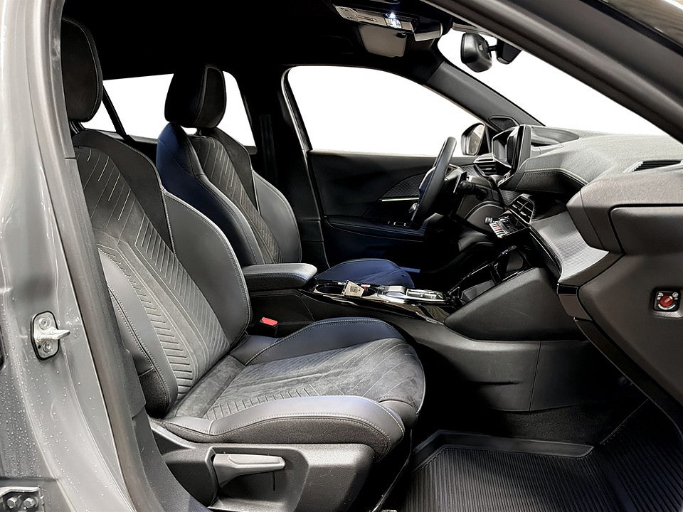 Bild på Peugeot 2008 GT 1.2 PT 130hk Aut B-KAMERA CARPLAY