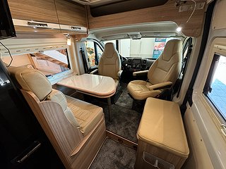 Husbil-halvintegrerad Rapido Van 56 130HK Automat 13 av 19