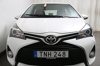 Halvkombi Toyota Yaris 5 av 24