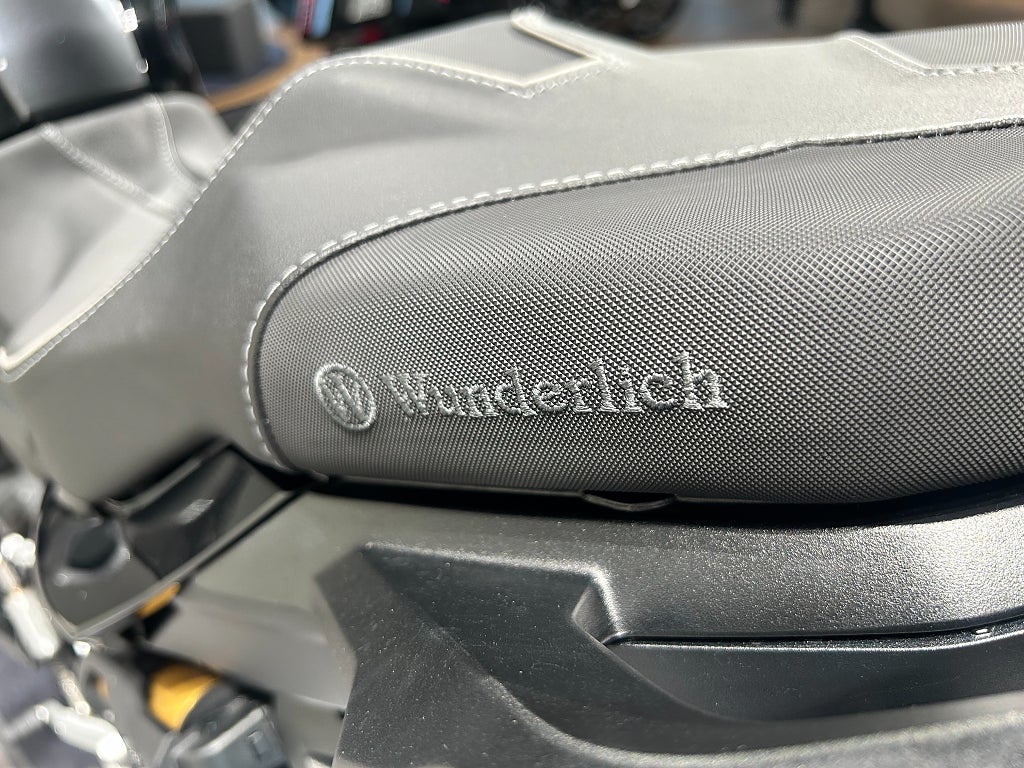 BMW F900XR 3,45%/Triple Black/Wunderlich/MRA/Fullutr.