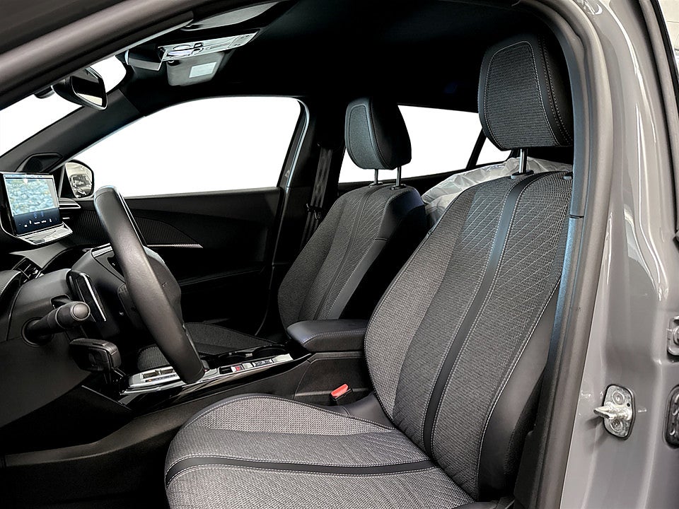 Bild på Peugeot 2008 Allure 1.2 PT 130hk B-KAMERA CARPLAY
