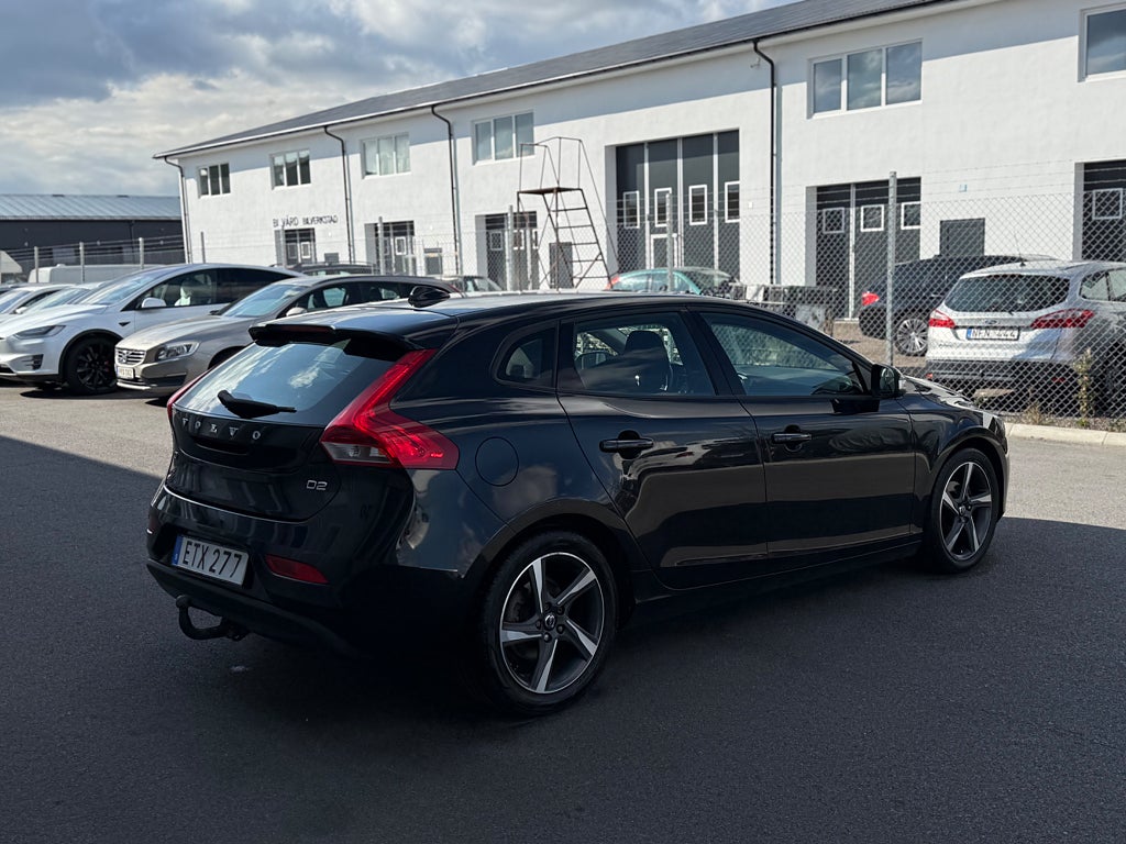 Volvo V40 Volvo V40 D2 ** R-desing ** Ny servad 1103kr Års skatt