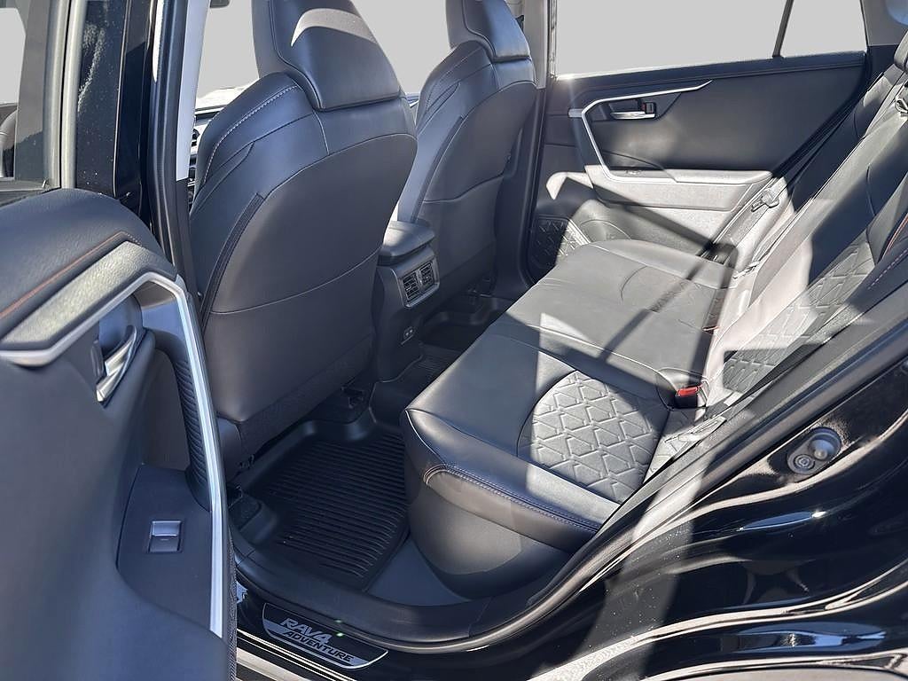 Toyota RAV4 2023 - miniatyr 8