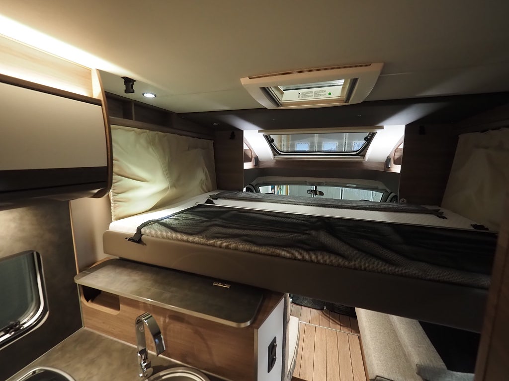 Knaus Live Wave 700 MEG Dragkrok AC Solcell Aut