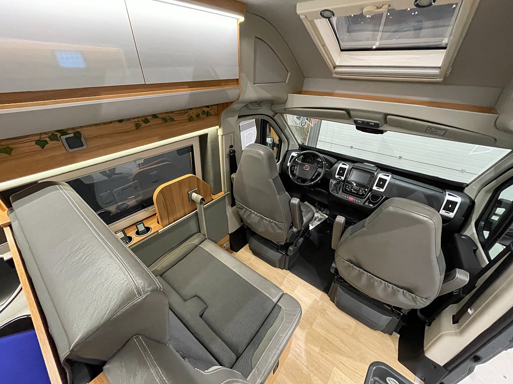 Affinity One 295 /AC bodel/Solcell/Våningssäng/Automat 160hk - Affinity