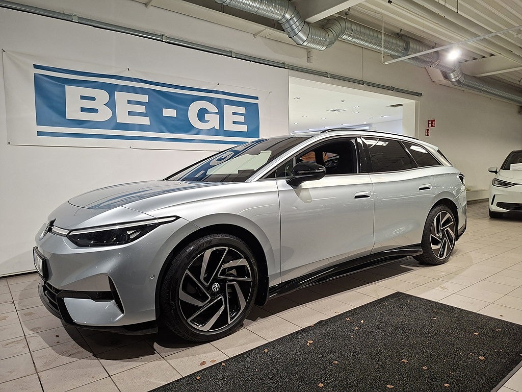 Volkswagen ID.7 Pro Tourer 77kWh 286HK Drag LED-Matrix Navigation