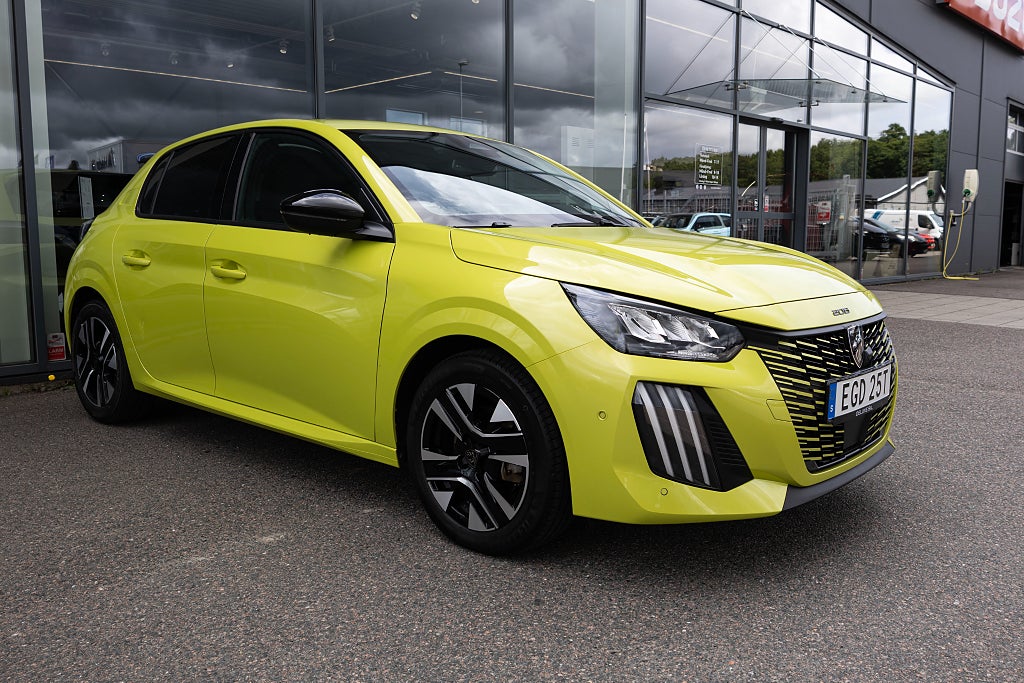 Peugeot 208 Allure HYBRID 100 hk Automat Navigation Adaptiv Farth.