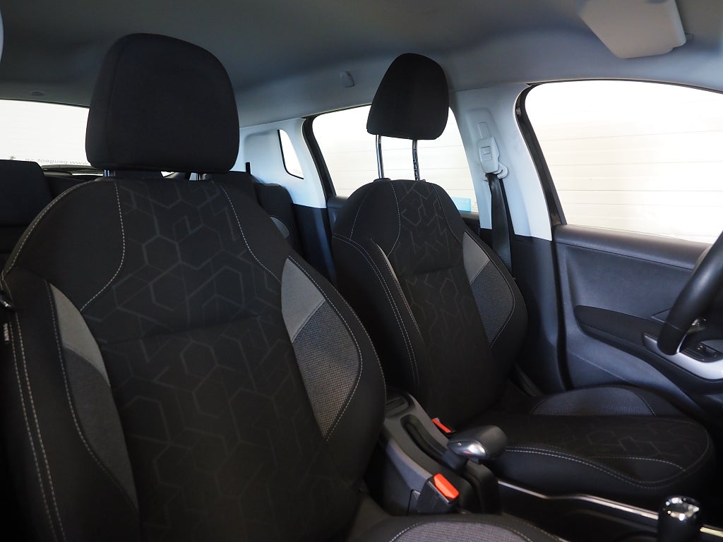 Peugeot 2008 1.2 PureTech 82hk Automat Låga mil Kamrem bytt! 2017