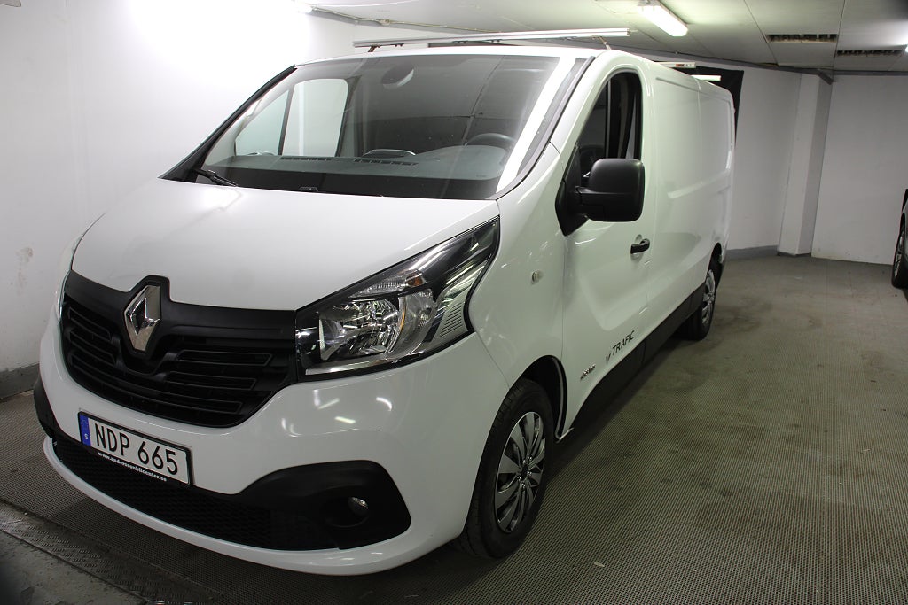 Renault trafic Skåpbil 2.9t 1.6 dCi Drag värmare Lång Ny besiktigat 