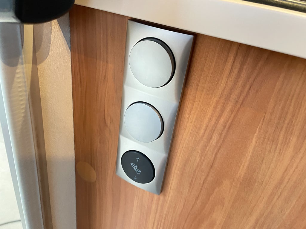 Hymer Compact 408 / Litium / B-kort / Höj och sänkbar säng /   - Hymer