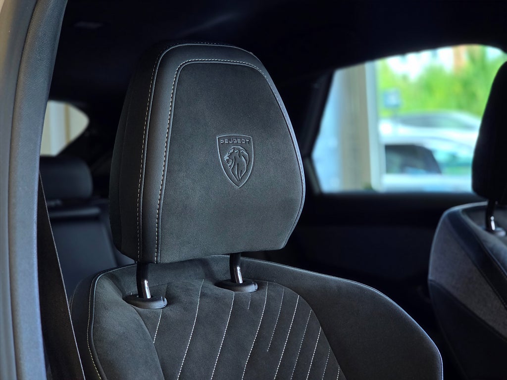 Peugeot 3008 HYBRID 136 e-DSC GT / Navi / Backkamera / Rattvärme /