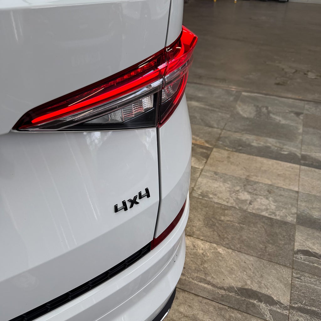 Skoda Kodiaq 2.0 TSI 4x4 Sportline 7-Sits Backkamera Apple Värmare