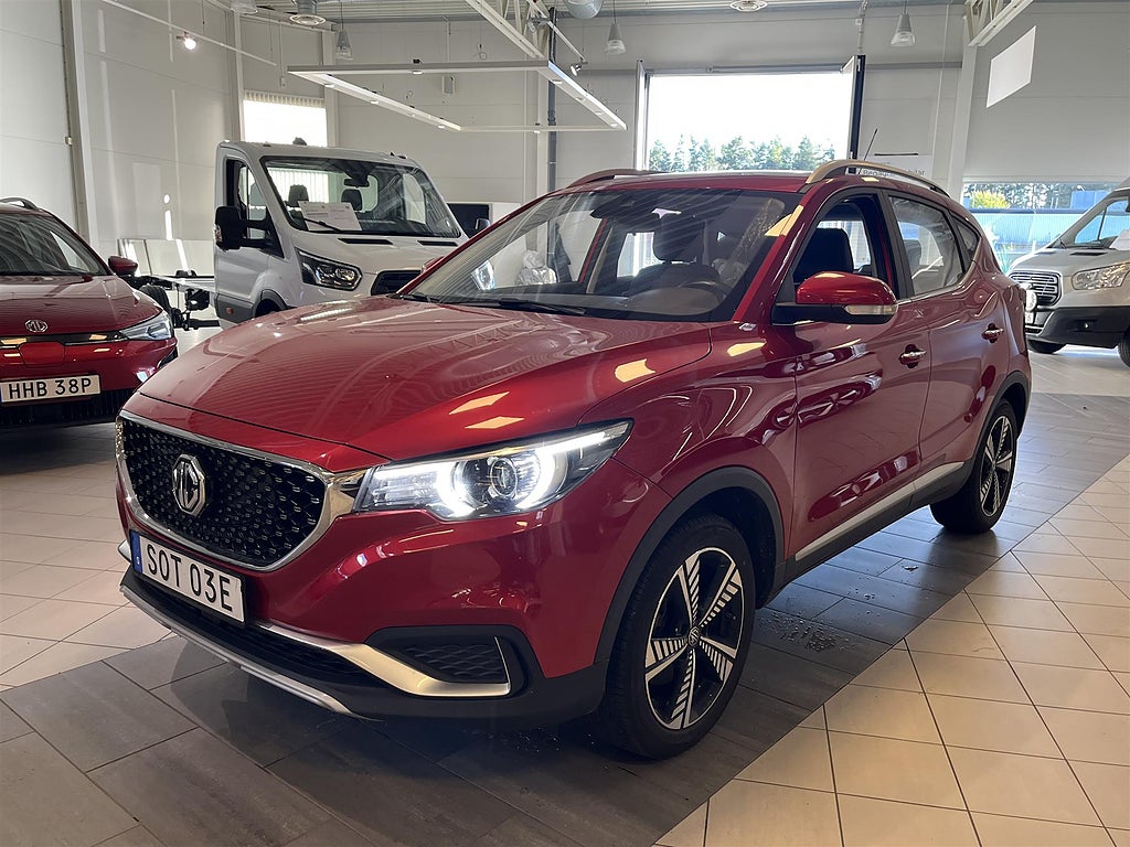 MG ZS Luxury 45kWh Pano Kamera Elstol | Ränta 1,99%