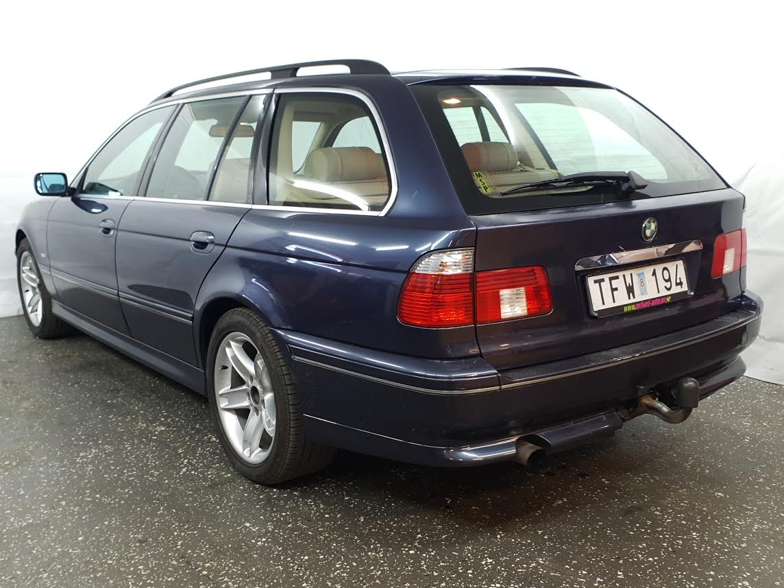 BMW 525 i Touring 192hk 2002, kuva 4/33