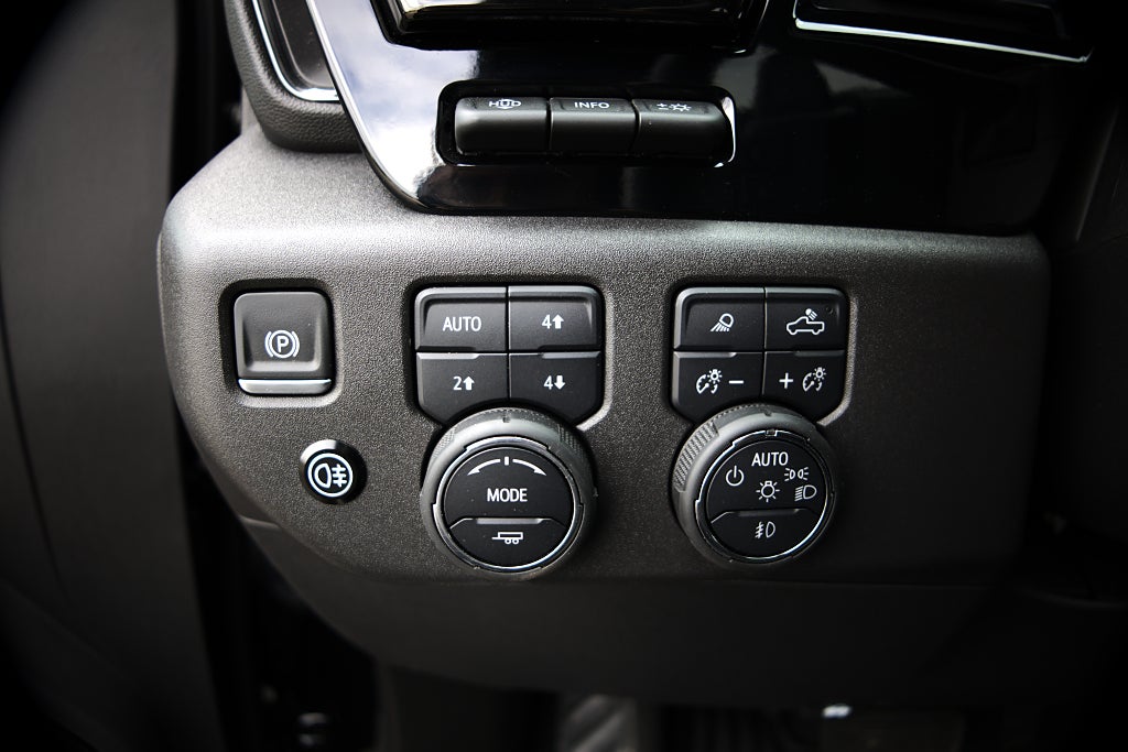 Chevrolet Silverado ZR2 6.2L V8 1500 Crew Cab LÅG SKATT 3066kr/år