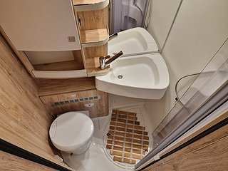 Husbil-integrerad Eura Mobil IL 650 HS 18 av 25