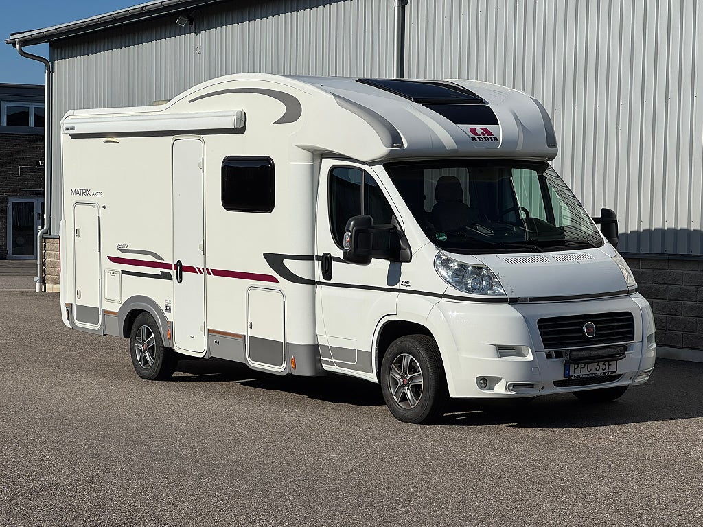 ADRIA MOBIL Matrix M 650 SK 3500 kg B-Körkort 6-Bäddar Drag 
