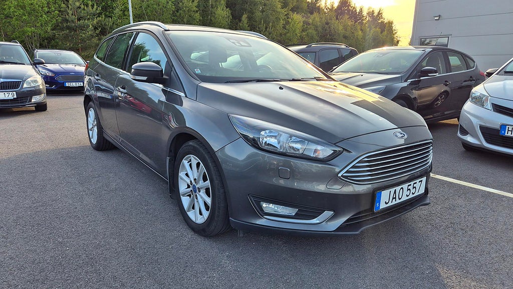 Ford Focus Kombi 1.0 EcoBoost Titanium EU6 Nyservad/kamrem 