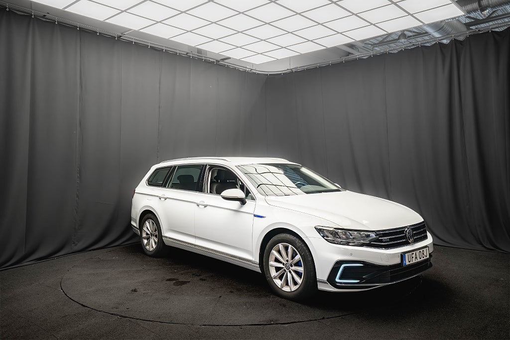 Volkswagen Passat GTE Plug-in B-VÄRMARE DRAG KAMERA CARPLAY 1-ÄGARE MOMS