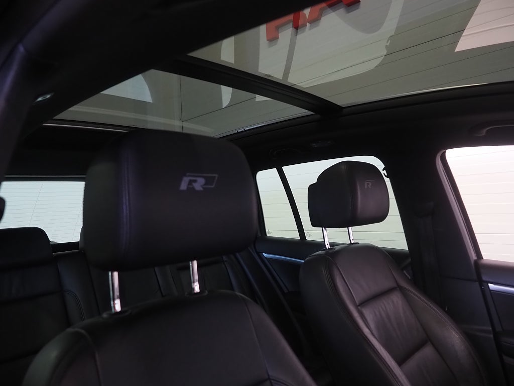 Volkswagen Tiguan TDI 177hk  4M R-Line | Pano | D-värm | Drag | Kamera | 2015