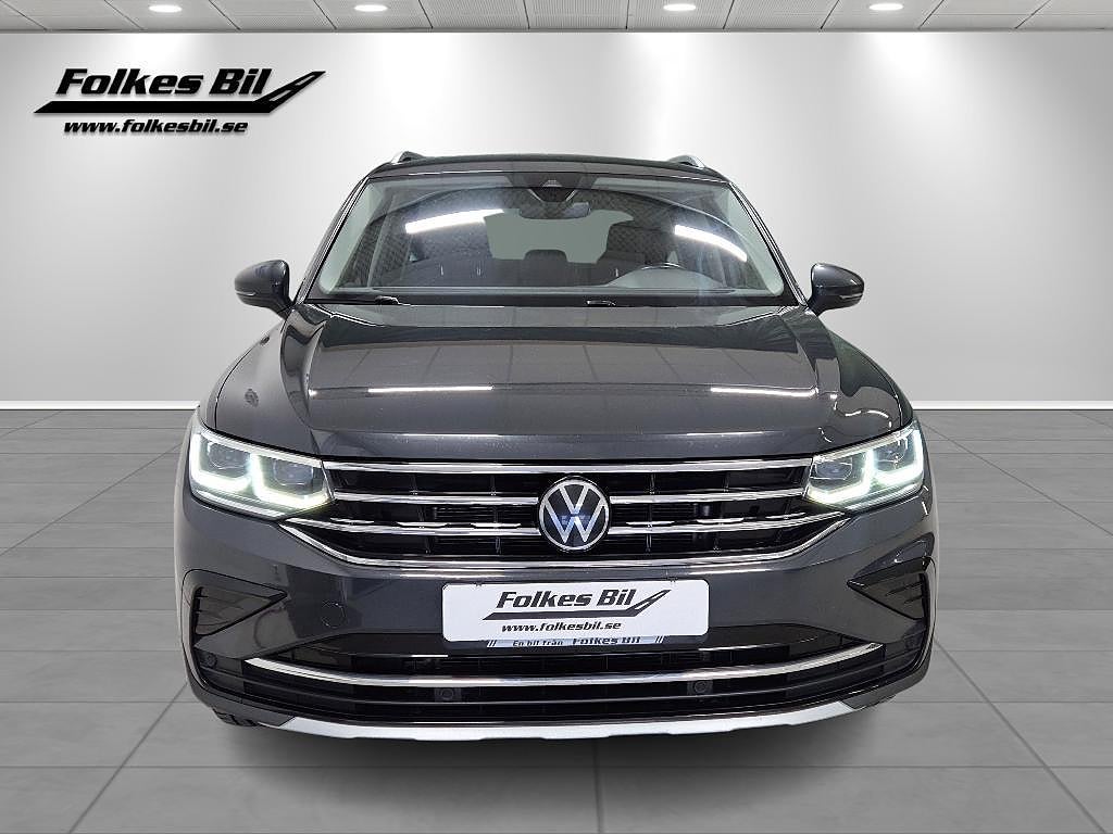 Volkswagen Tiguan Elegance 2.0 TDI 200 hk DSG 4Motion Vhjul Drag Parkv