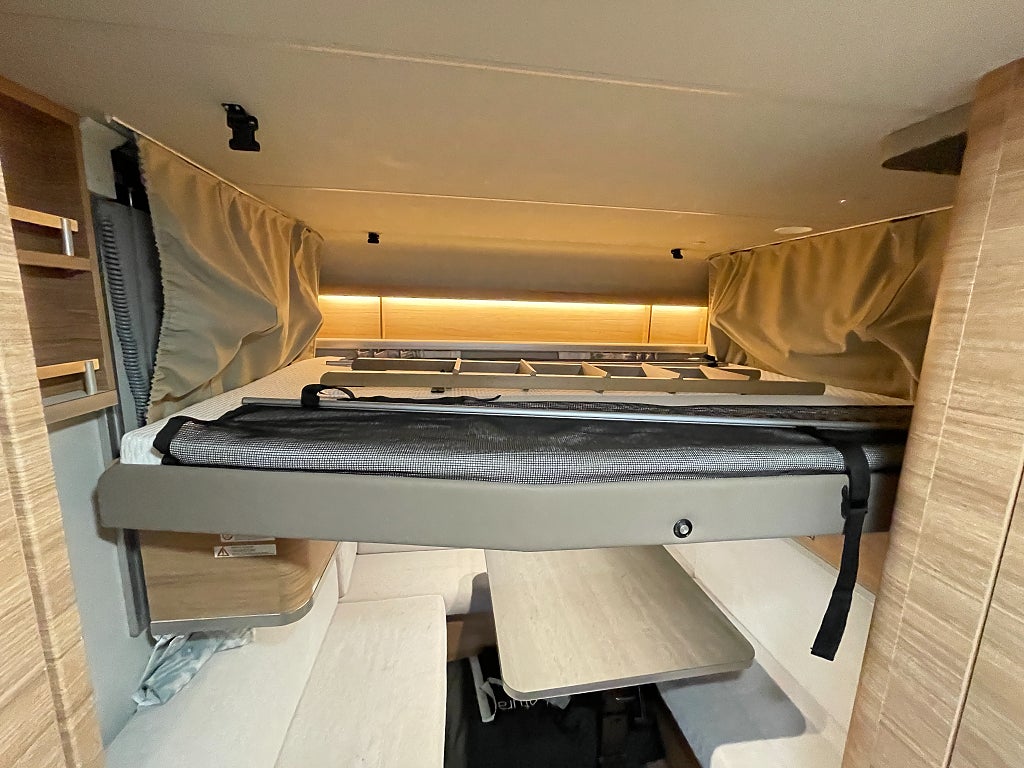 Weinsberg 390 PUH /Taksäng/Förtält/B-körkort/1310kg/Solcell - Weinsberg