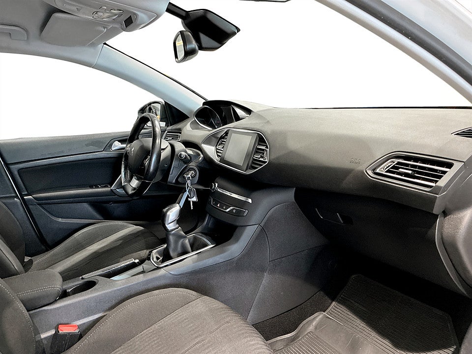 Bild på Peugeot 308 sw Active 1.2 PT 110hk P-SENSORER SÄTESVÄRMARE FRAM