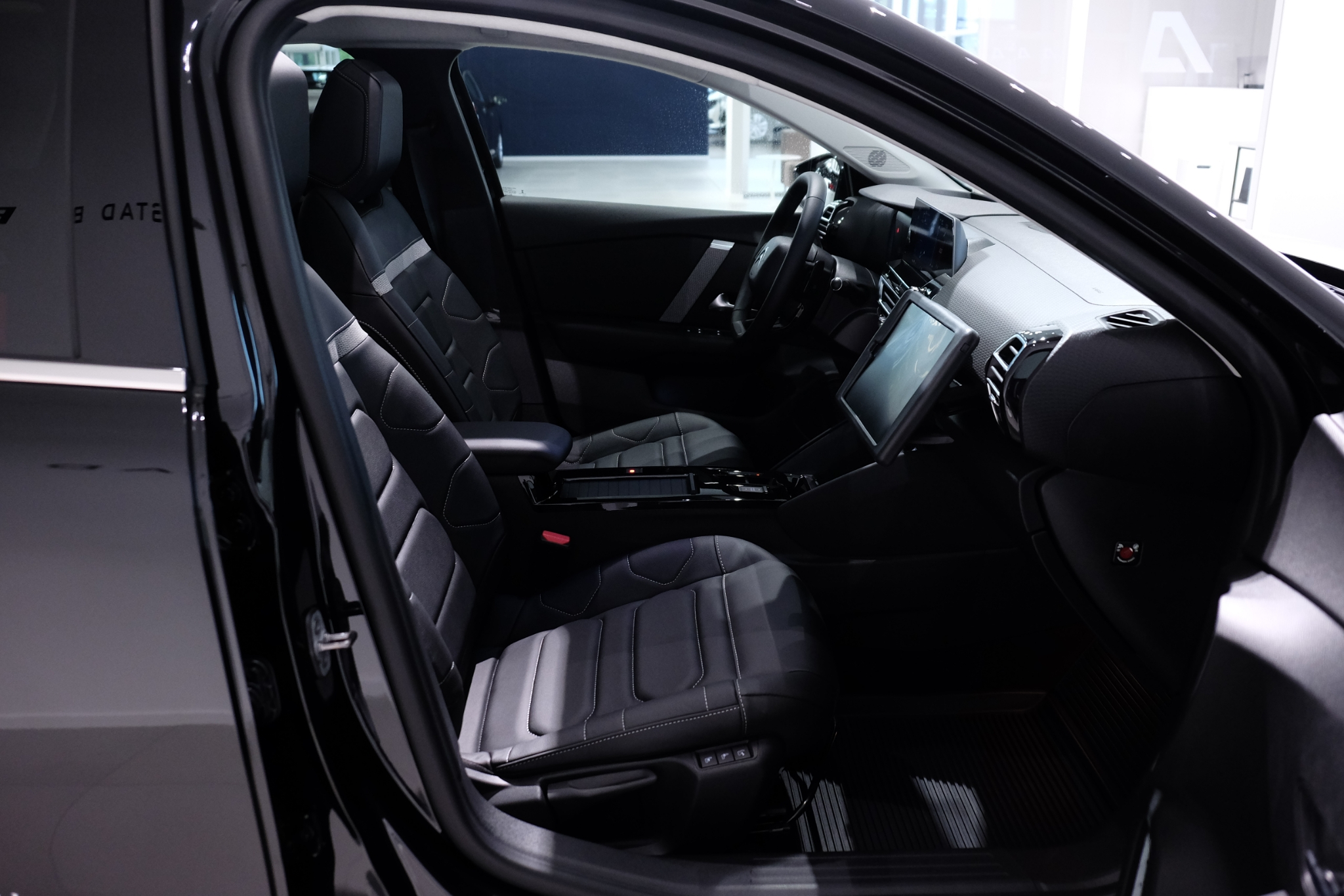 Citroen C4 1,2 155hk Aut PT 2022, bild 7/50