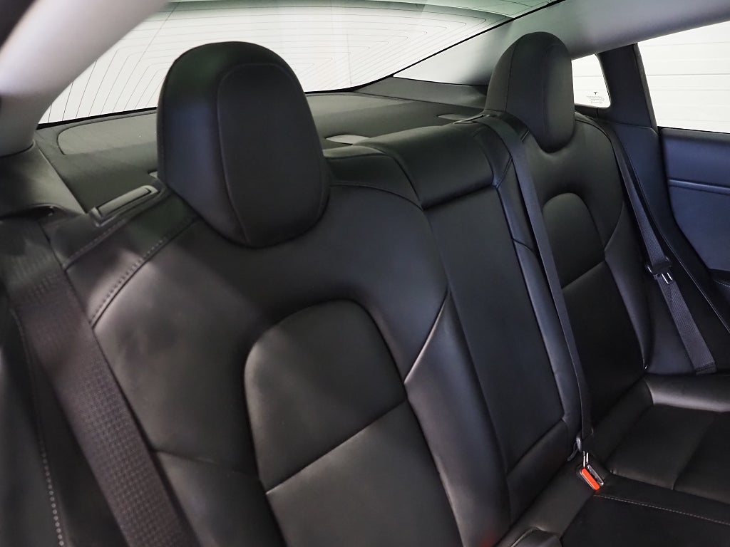 Tesla Model 3 Standard Range Plus Dragkrok Pano Kamera Navi Läder 2019