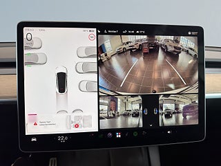 Tesla Model Y Performance Performance S&V-Hjul/Drag/Värmepump/Pano – bild 15