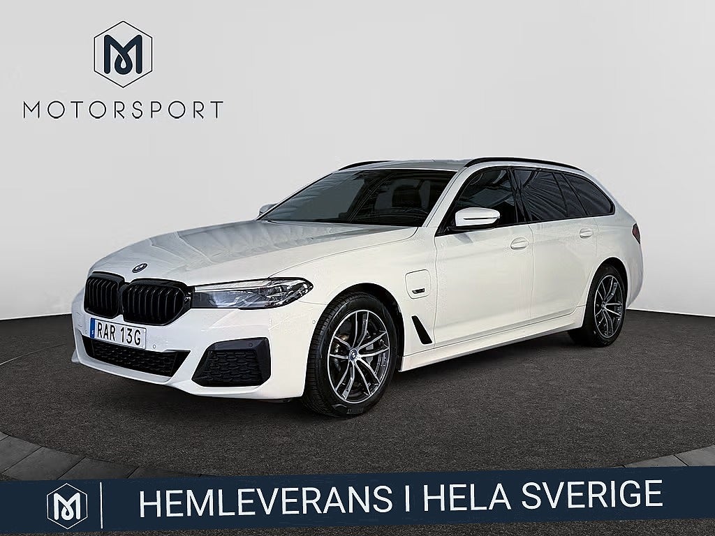 BMW 530e xDrive Touring M Sport Farthållare B-kam Sensatec läder