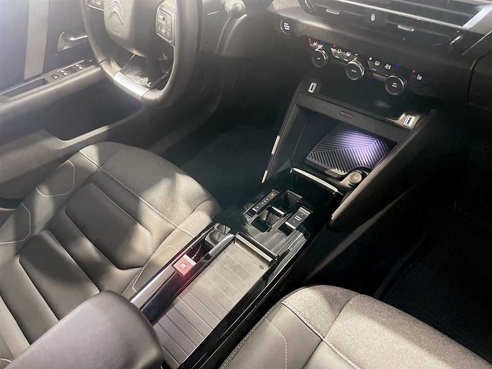 Bild på Citroën C4 Shine 1.2 PT 130hk Aut B-KAMERA CARPLAY