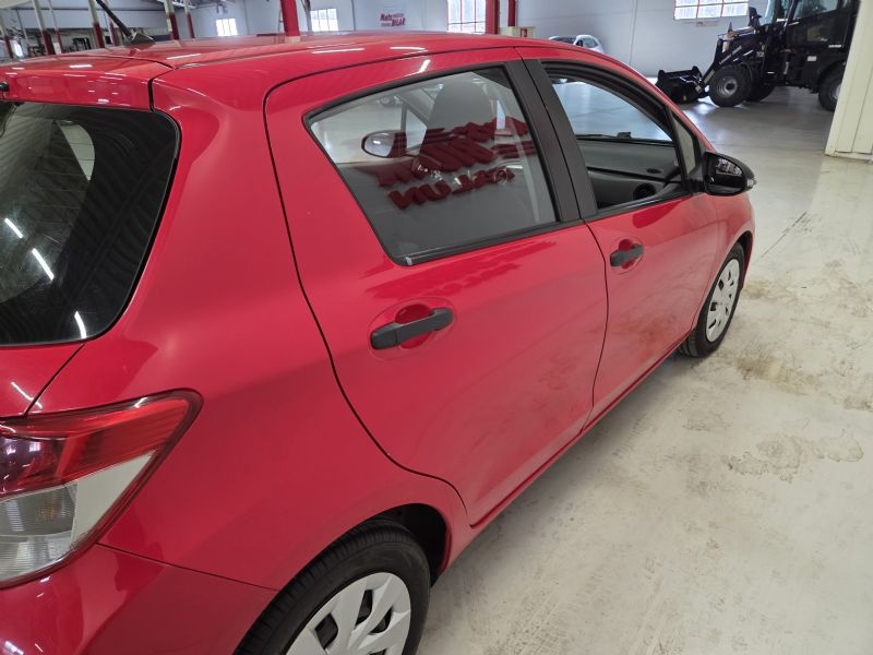 Toyota Yaris 1,0 69 Hk Manuell 5D 2014, bild 6/43